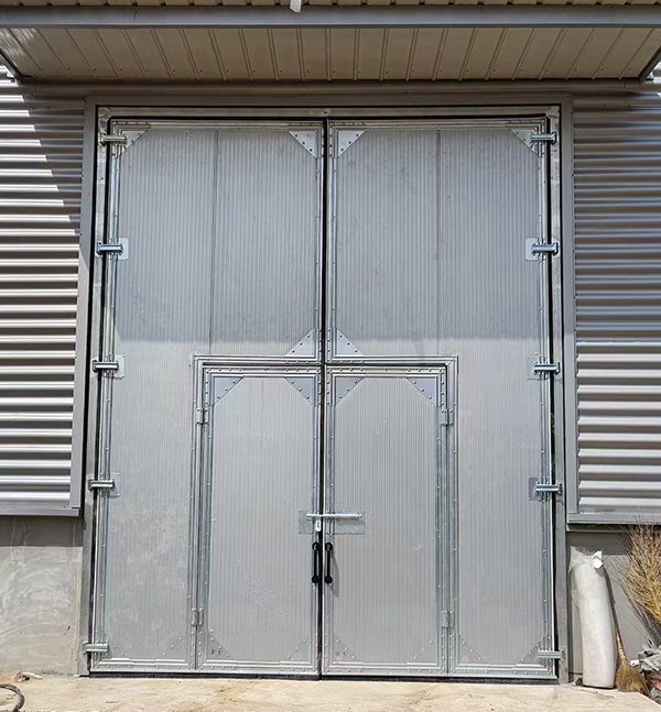 宝塔工业平开门