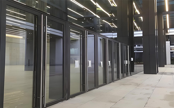 宝塔玻璃地弹门