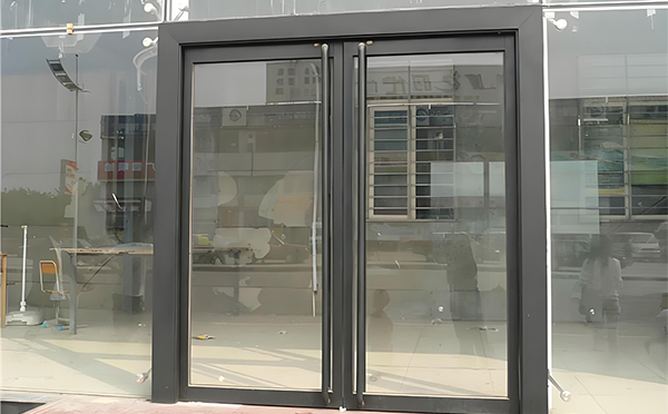 宝塔玻璃地弹门
