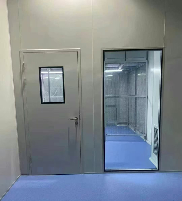 学校教学楼完成宝塔防火门标准化安装