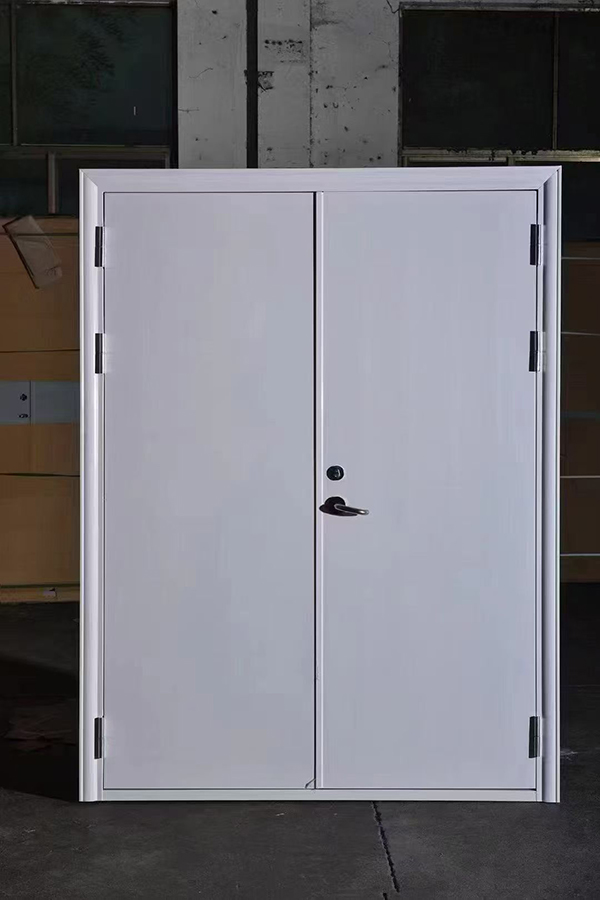 酒店项目完成公共区域宝塔防火门布设